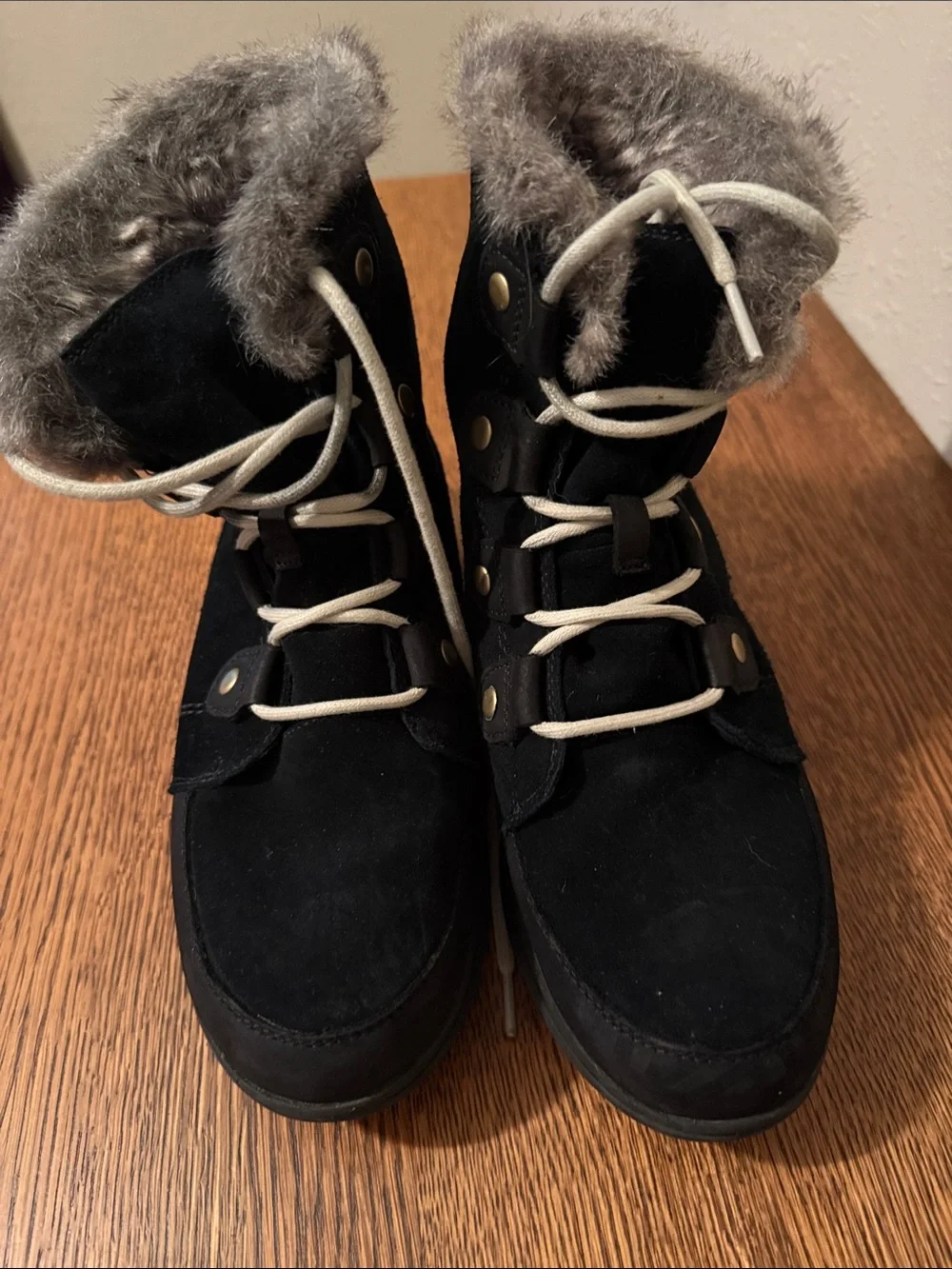 Sorel Black Faux-Fur Trim Lace-Up Winter Boots